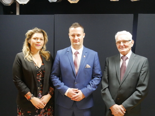 Mini 21fba1b1 a987 4f73 bd54 9d8d7c767b15