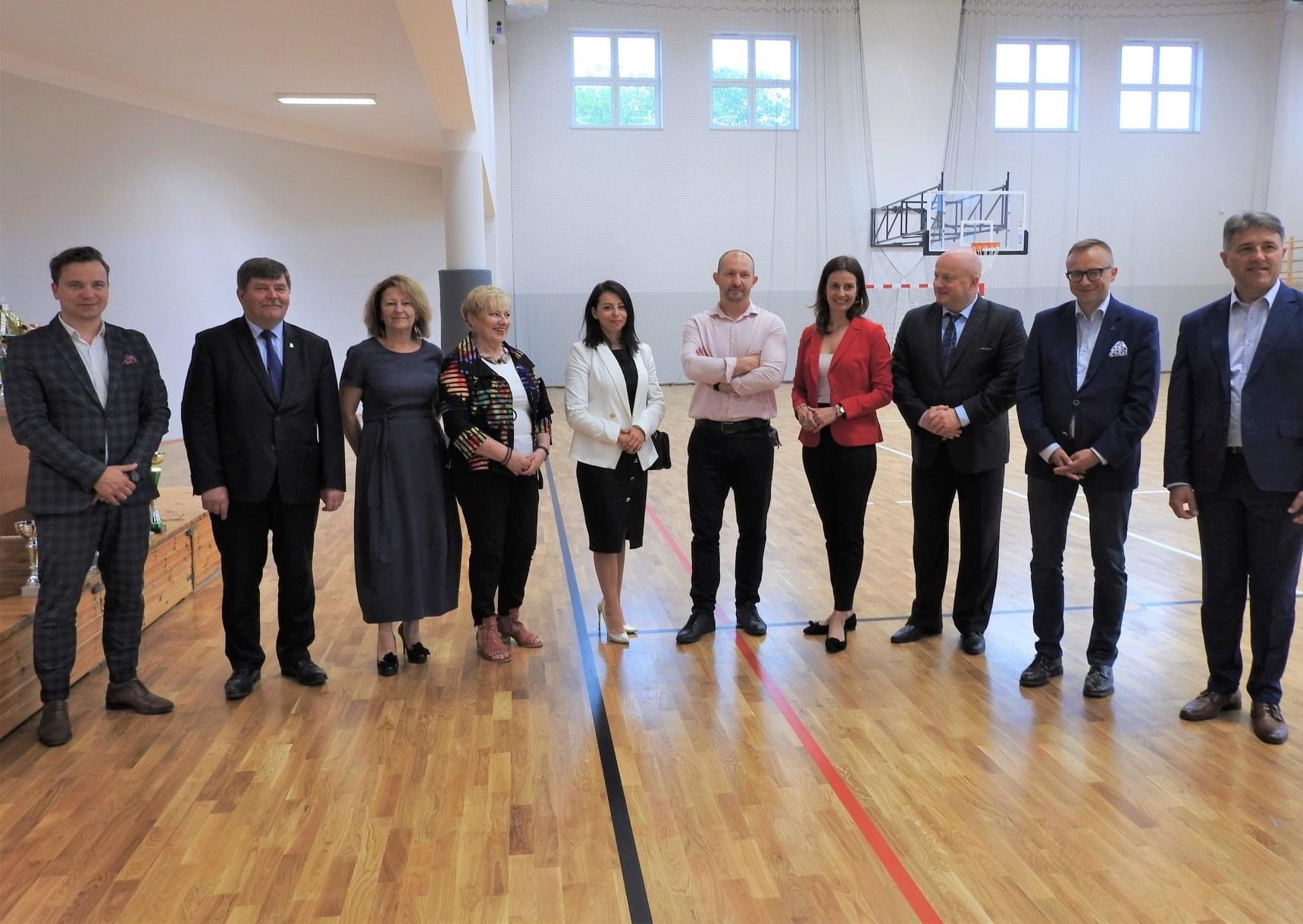 1e3674e4 8a57 4f34 9b42 8258642b933b