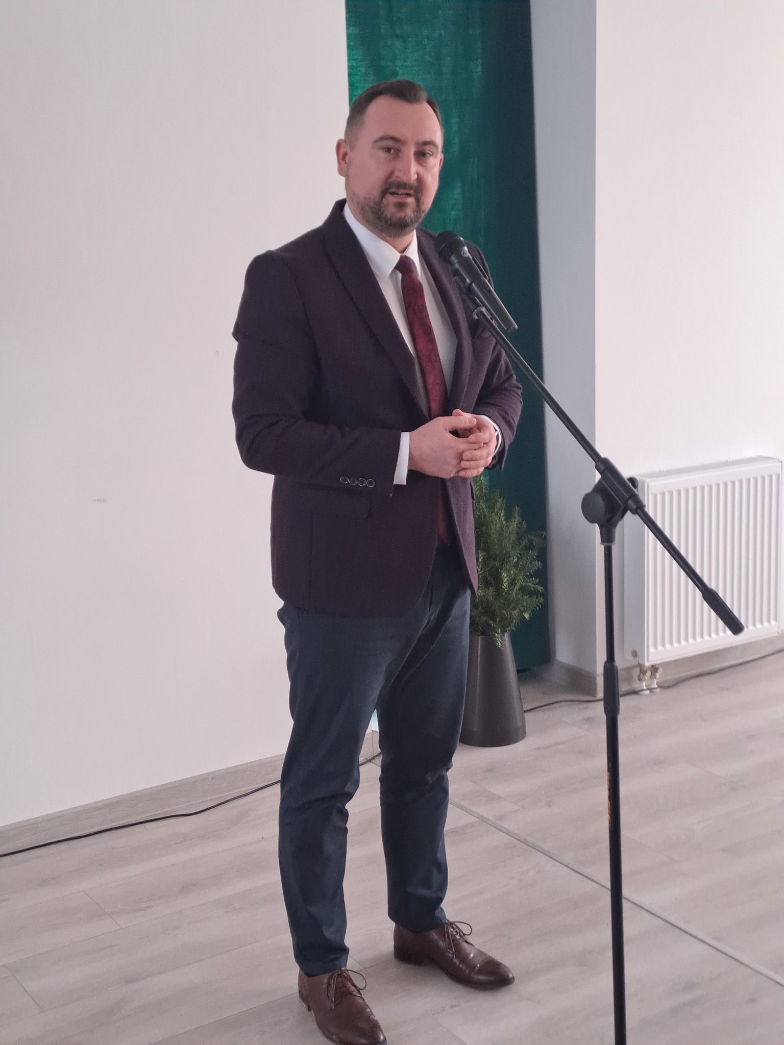 B02562f2 18d9 4695 923e 198dda543d5b