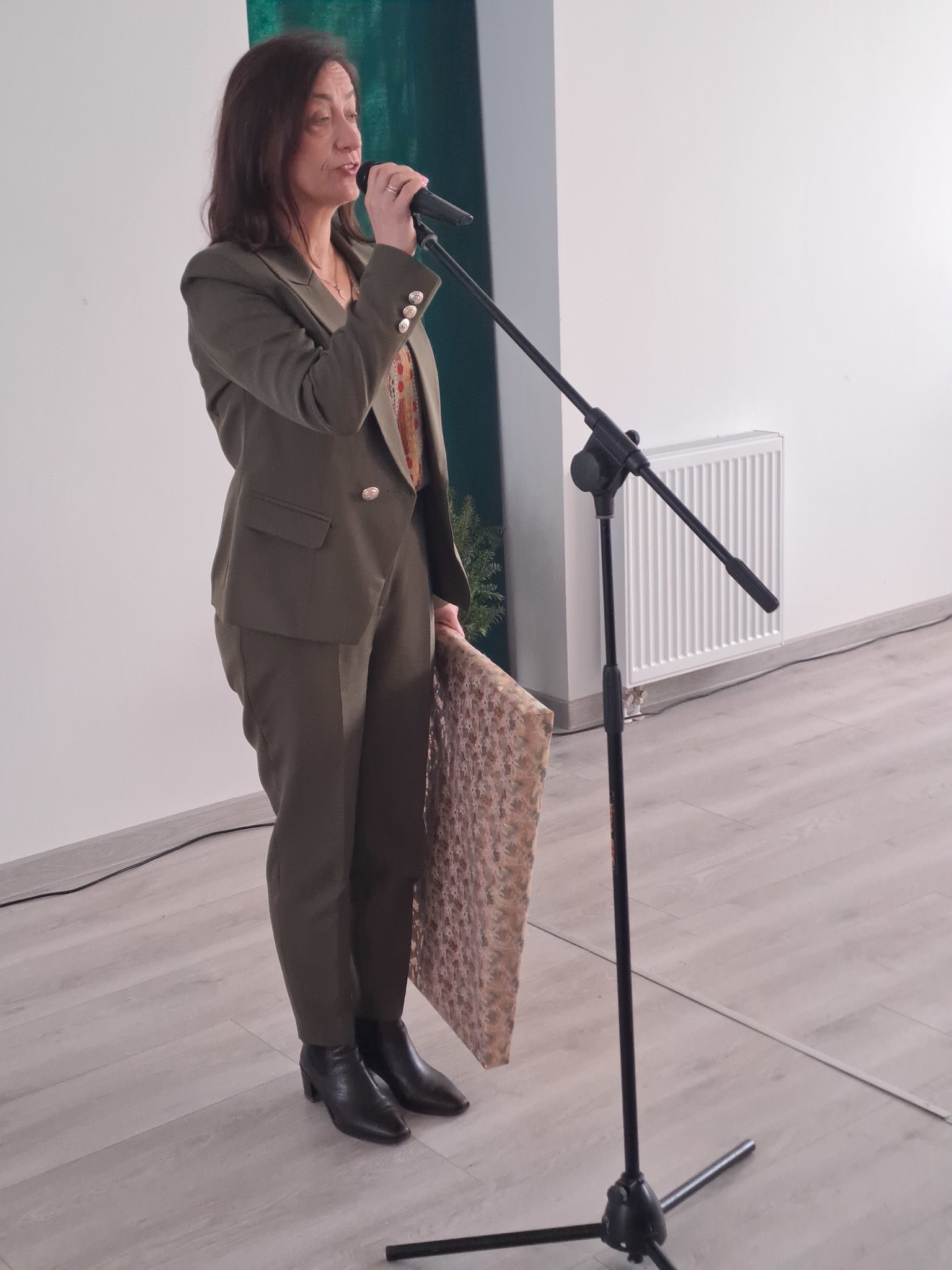 B44af684 c720 41c3 a96f 8450139dcd93