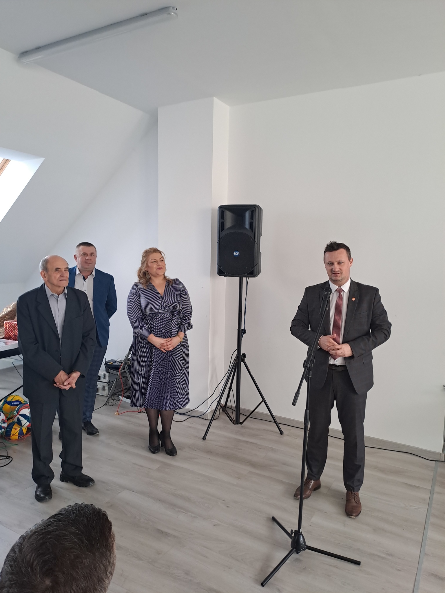 5e8b4ce6 f0f8 423e 8ece 96f4bf7b1573