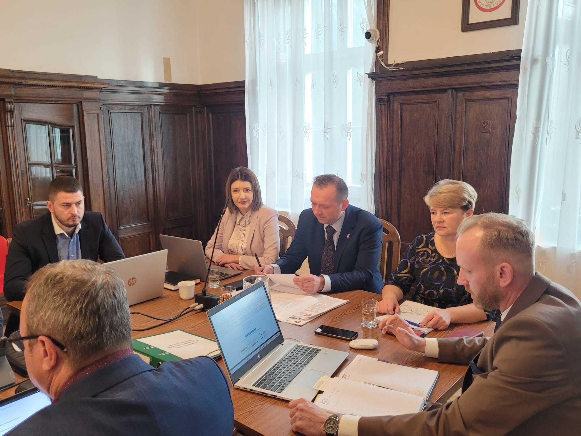 269219ce 9bc9 4866 8e98 76c106f3dbe2