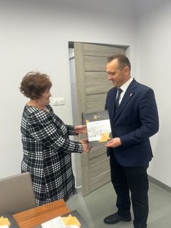 Mini 04f5a6d7 06cf 41db b456 ee57324ca77f