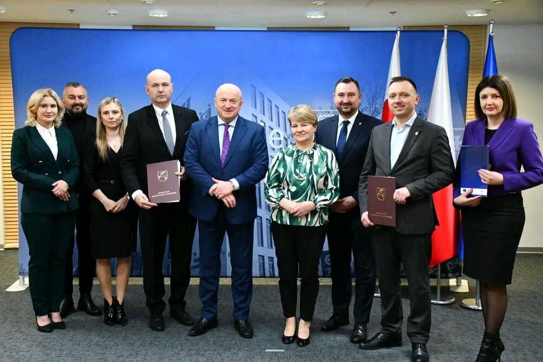 5a59dfc1 64dc 4509 8795 57ddadee57f5