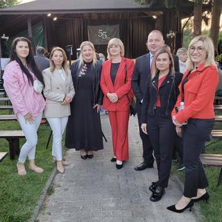 Mini 9e6860cc 011d 49bd 9ba2 3b2f6c0d7448