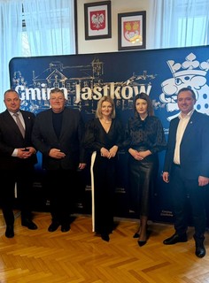 Mini d1eb3a39 38b0 4ee1 8056 667816ba3199